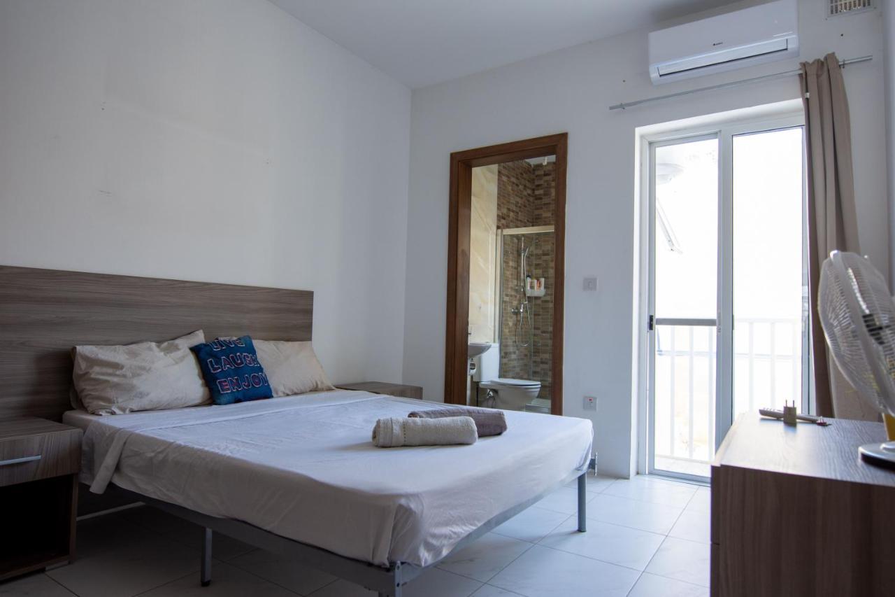 Seafront Room Мсида Экстерьер фото